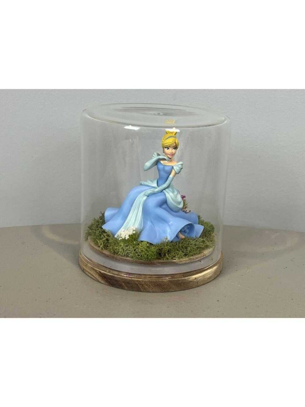 Disney Cinderella Sitting Cake Topper Handmade Cloche Dome Diorama Display 5”